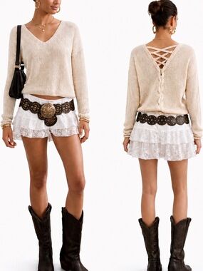Sweet Wanderer Knit Lace-Up Back Sweater Boho V-Neck Pullover M Festival Spring